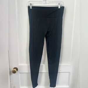 SKIMS BODY CORE SCULPT
LEGGING | ONYX Size 1X